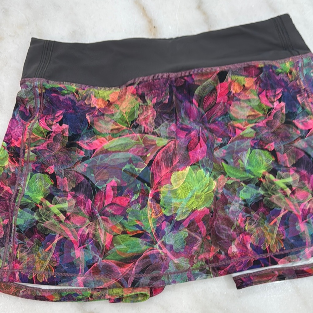 Lululemon Athletica Vibrant Floral Skort with Black Waistband